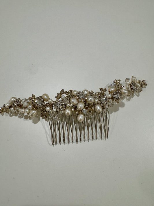 Haarschmuck mit Perlen